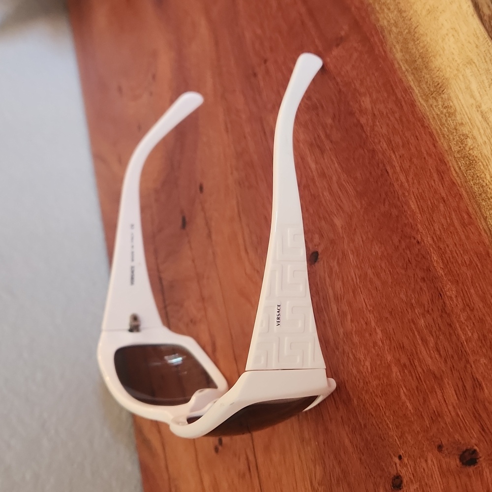 Vintage Y2K Versace Model 4049 Sunglasses - Picture 5 of 9